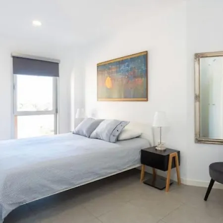 Modern Seafront Flat With A Private Garage El Medano (Tenerife)