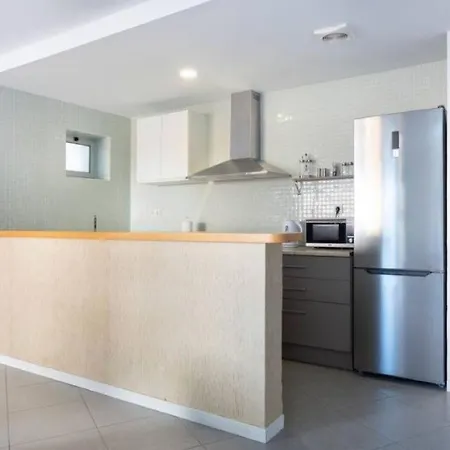 Modern Seafront Flat With A Private Garage Apartment