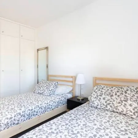 アパート Modern Seafront Flat With A Private Garage