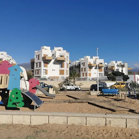 アパート Modern Seafront Flat With A Private Garage エル・メダノ